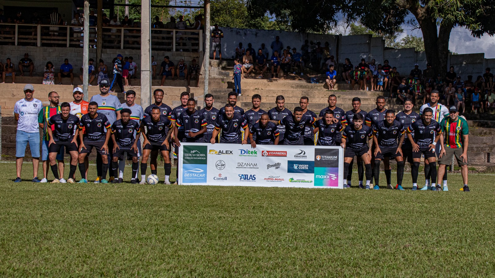 Um duelo marcado por intensidade e reviravoltas no placar.